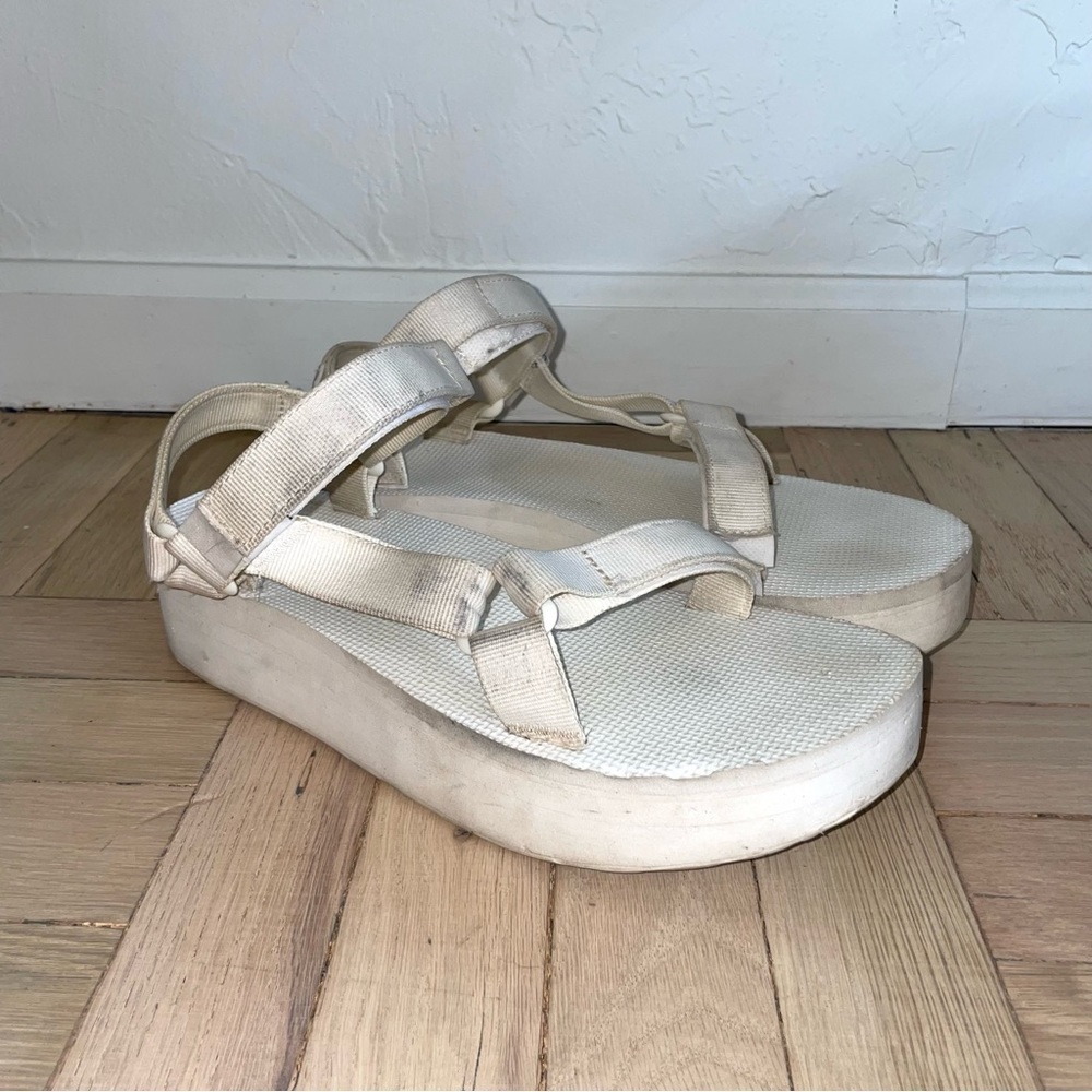 Teva Universal Flatform Platform Outdoors Sandals